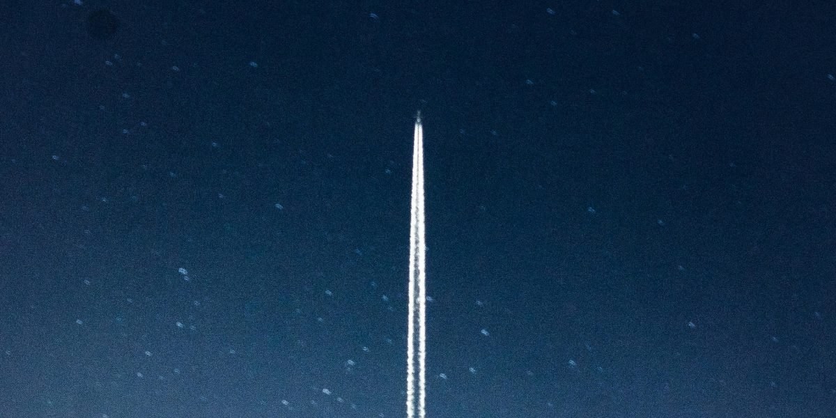 Cinematic sci‑fi hero image with spaceship and stars